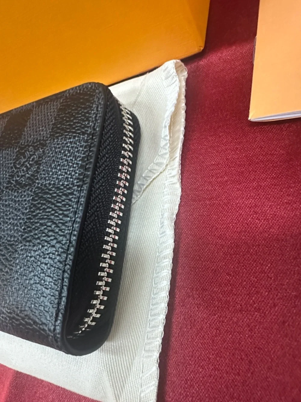 Louis Vuitton Damier Graphite Zip Wallet - Picture 4 of 8